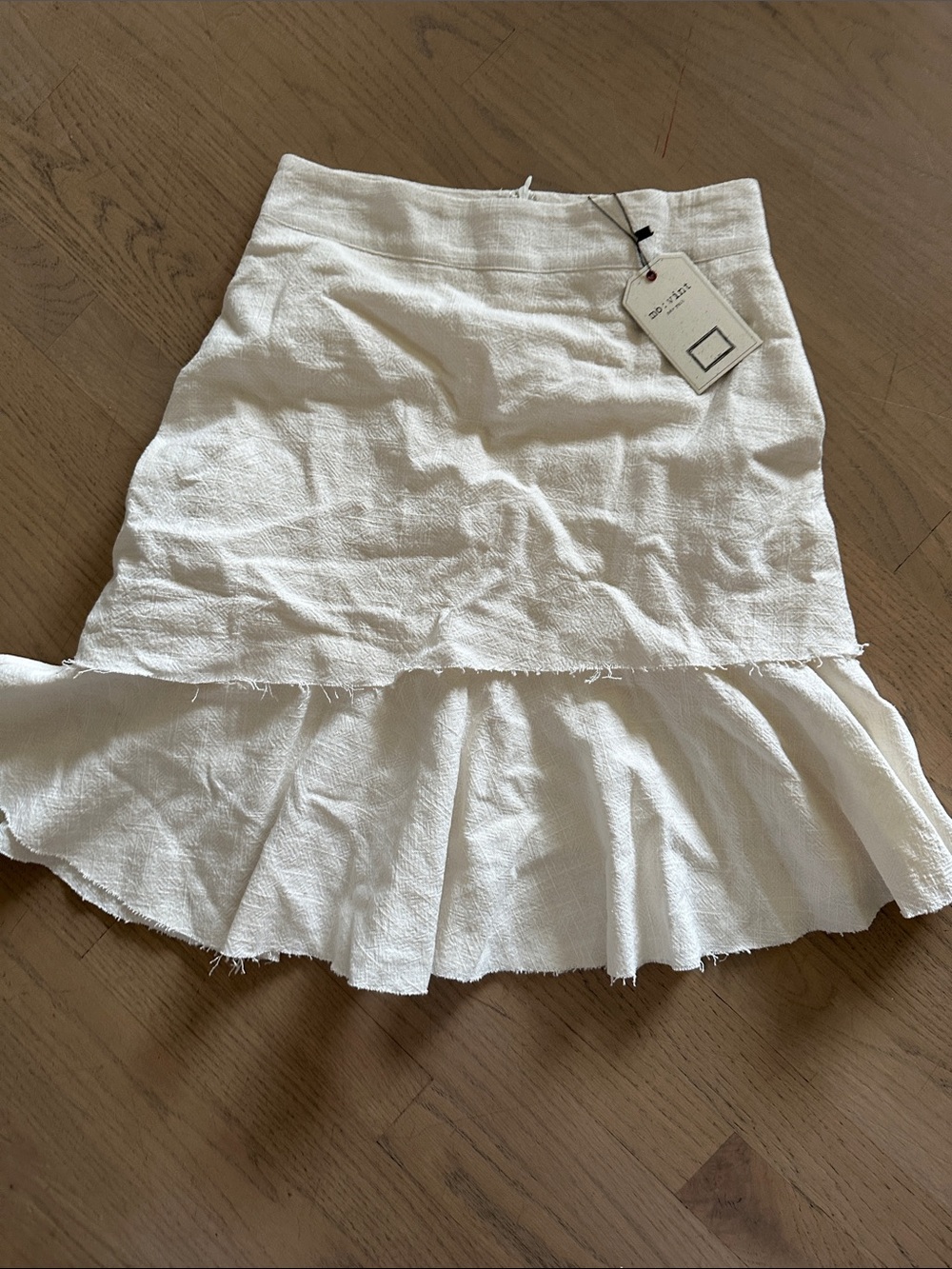 NWT Mo Vint White Ruffle Hem Skirt
